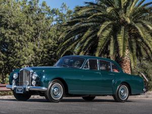 Bentley S2 Continental Flying Spur by Mulliner